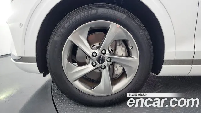 Genesis GV70 2.5T Бензин AWD — Фото автомобиля 3