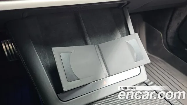 Tesla Model S — Фото автомобиля 18