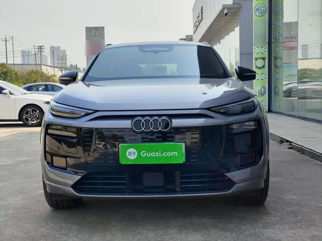Audi Q6L e-tron — Фото автомобиля 2
