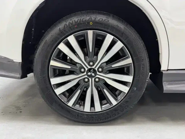 Mitsubishi Outlander — Фото автомобиля 19