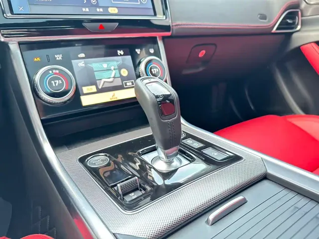 Jaguar XEL — Фото автомобиля 16