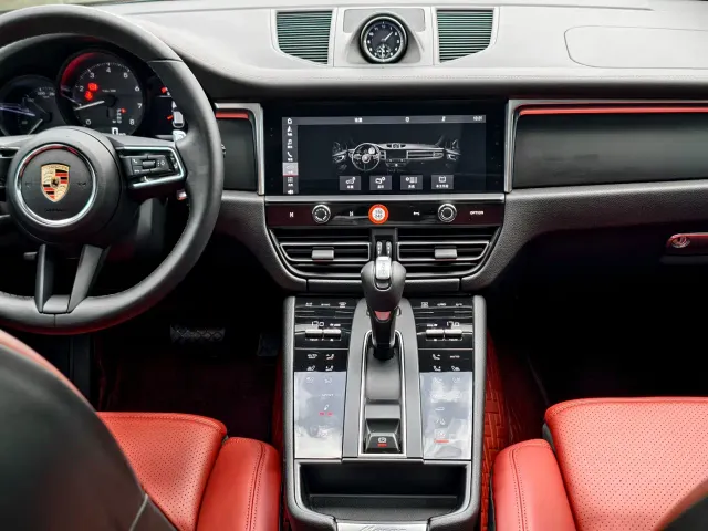 Porsche Macan — Фото автомобиля 14