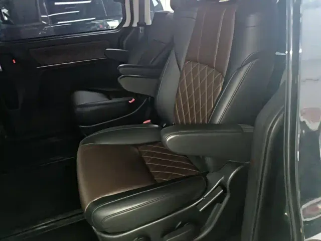 Forthing Fengxing M7 — Фото автомобиля 16