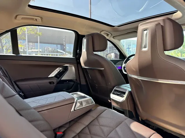 BMW 7 Series — Фото автомобиля 6