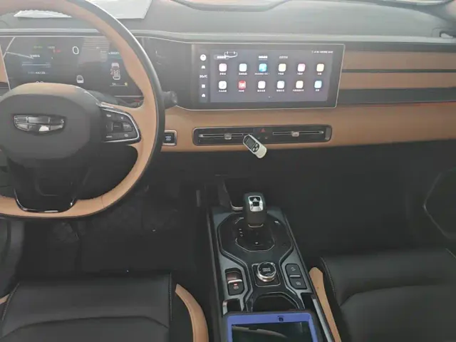 Geely ICON — Фото автомобиля 12