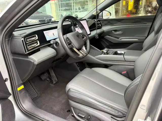 BYD Qin L — Фото автомобиля 8
