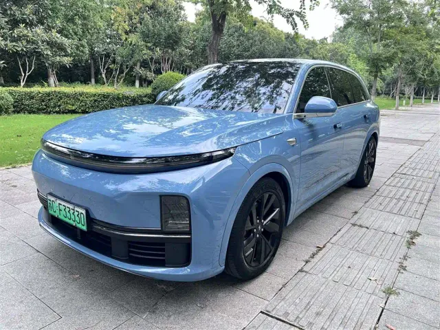 Li Auto L7 — Фото автомобиля 16