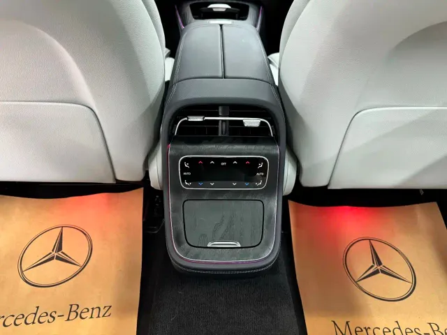 Mercedes-Benz E-Class — Фото автомобиля 14