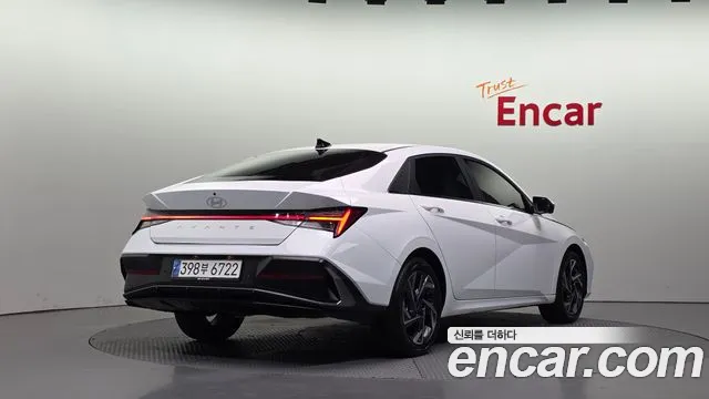 Hyundai Avante — Фото автомобиля 2