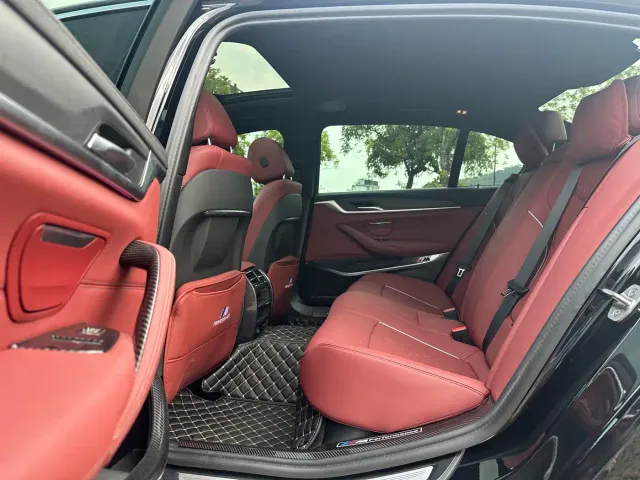 BMW 5 Series — Фото автомобиля 8