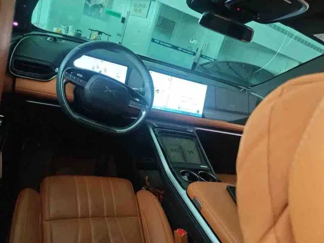 Xpeng G9 — Фото автомобиля 6
