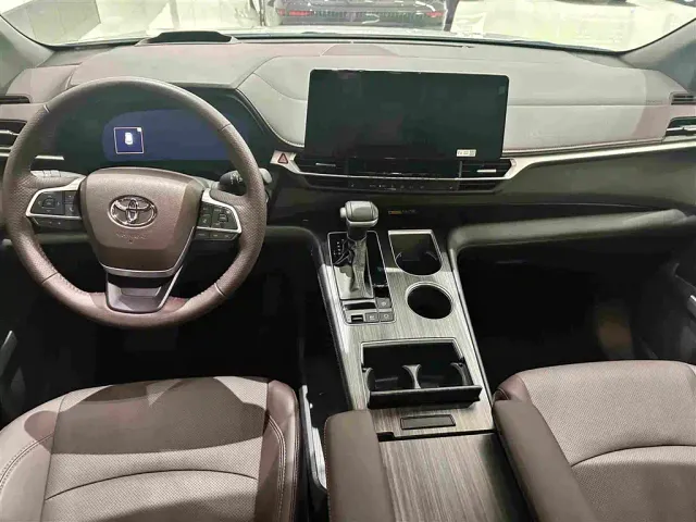 Toyota Granvia — Фото автомобиля 15