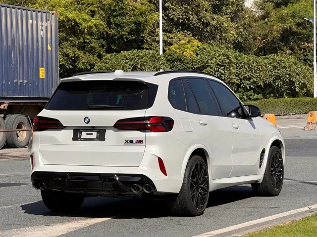 BMW X5 M — Фото автомобиля 24