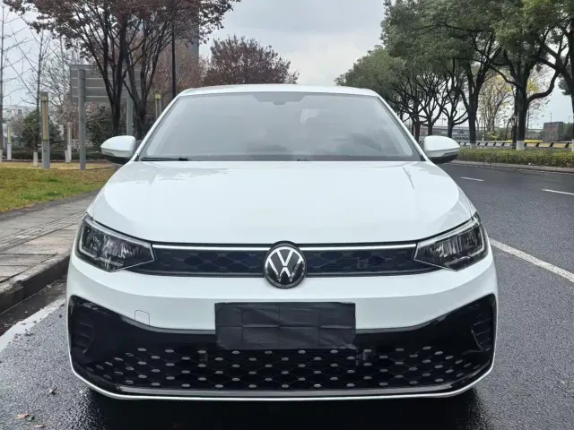 Volkswagen Lavida — Фото автомобиля 2
