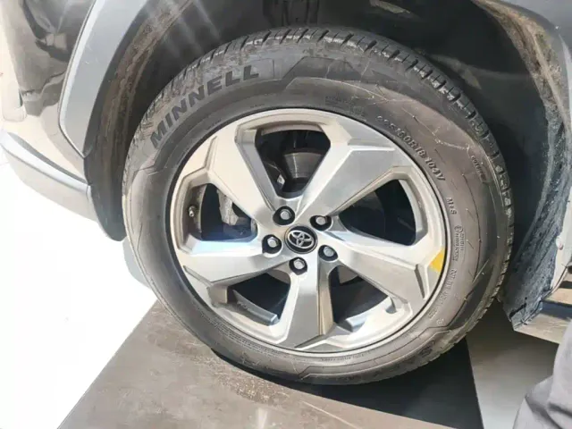 Toyota RAV4 — Фото автомобиля 22