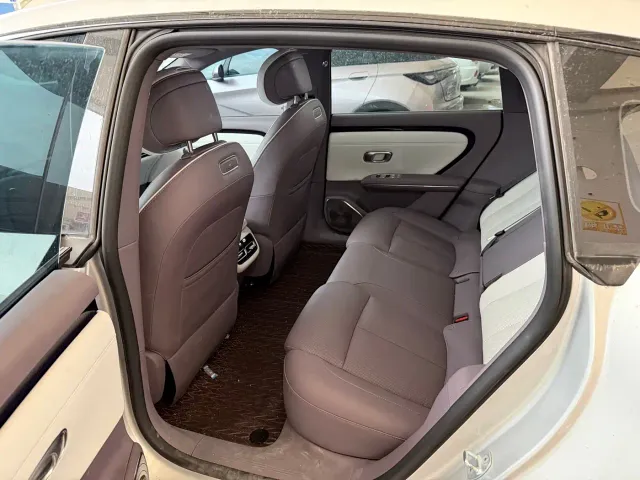 Changan Qiyuan A06 — Фото автомобиля 11