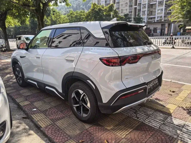 BYD Yuan UP — Фото автомобиля 3