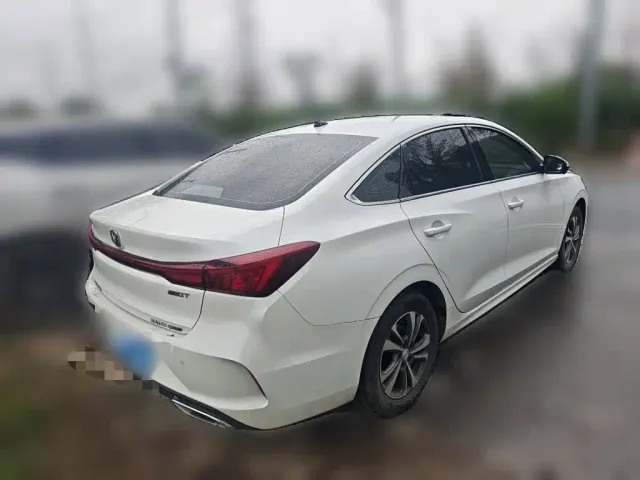 Changan Eado — Фото автомобиля 6