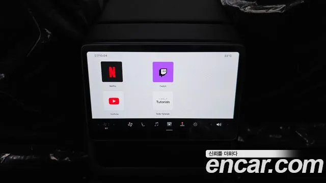 Tesla Model Y — Фото автомобиля 17