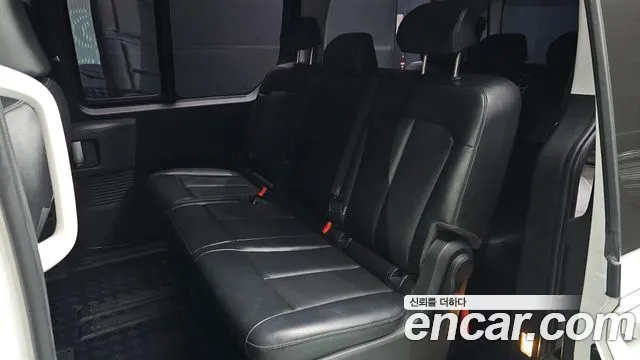 Hyundai Staria Staria 4WD Tourer 9 мест — Фото автомобиля 11