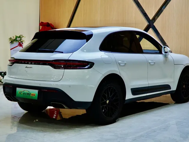 Porsche Macan — Фото автомобиля 10
