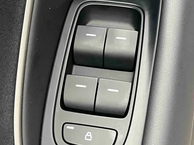 Xiaomi SU7 — Фото автомобиля 18