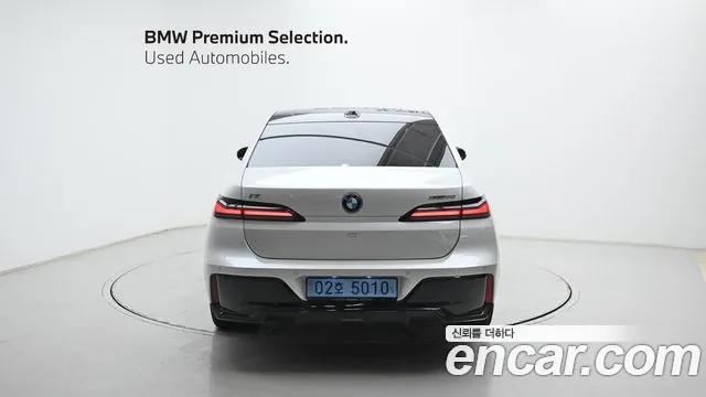 BMW i7 — Фото автомобиля 4