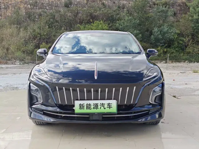Hongqi E-QM5 — Фото автомобиля 2