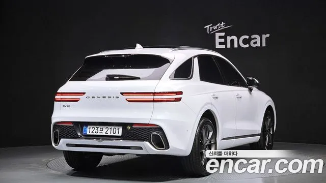 Genesis GV70 2.5T Бензин 2WD — Фото автомобиля 2