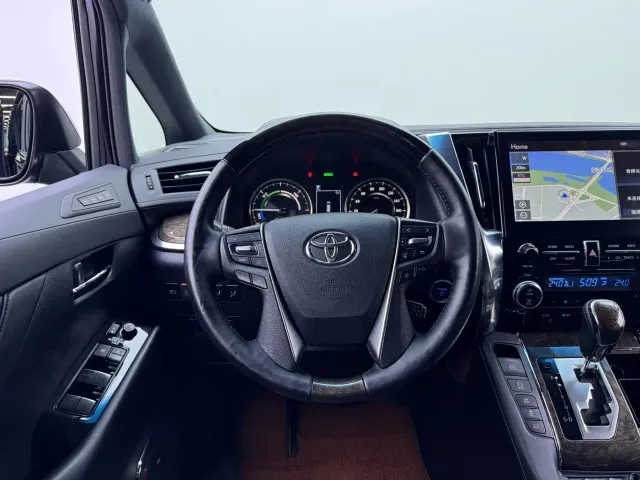 Toyota Vellfire — Фото автомобиля 16