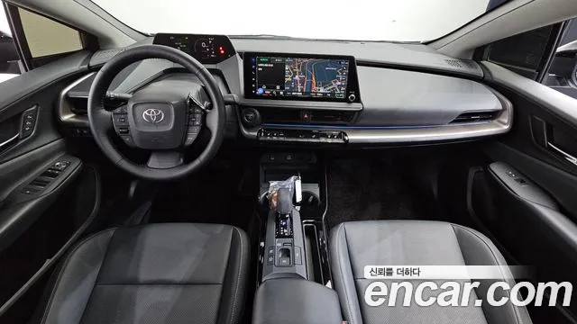 Toyota Prius Generation 5 — Фото автомобиля 7