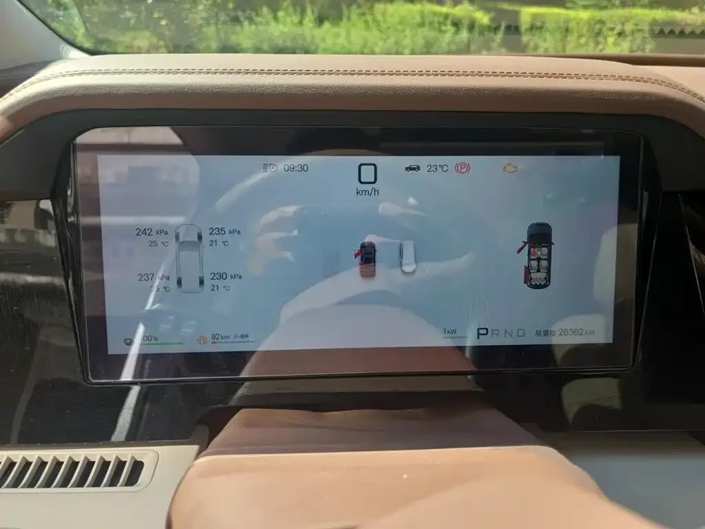 BYD Xia 2025 DM-i 1.5T 180km Surpass Edition — Фото автомобиля 3