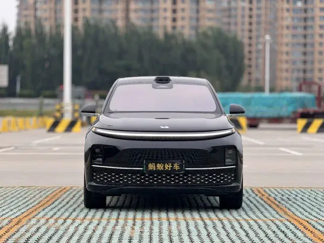 Li Auto L7 — Фото автомобиля 2
