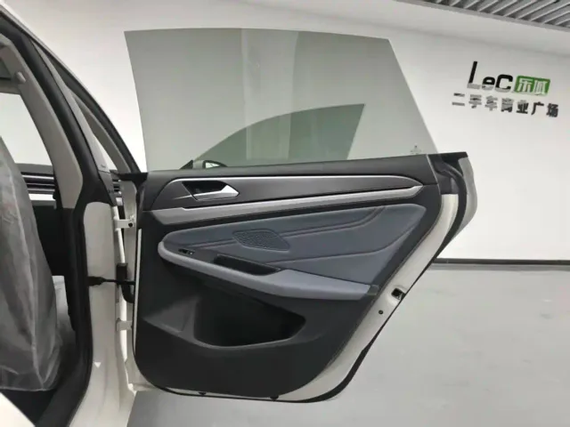 Volkswagen Lamando — Фото автомобиля 14
