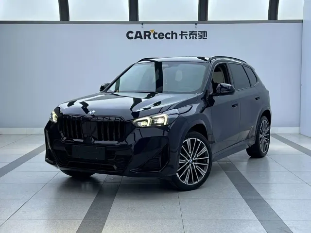 Фотография автомобиля — BMW X1