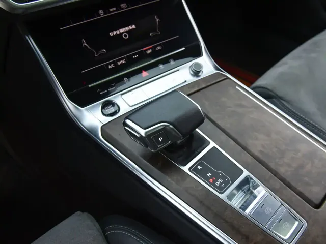Audi A6L — Фото автомобиля 9