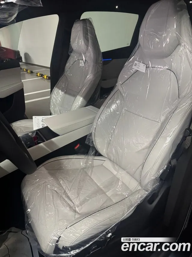 Tesla Model Y — Фото автомобиля 4