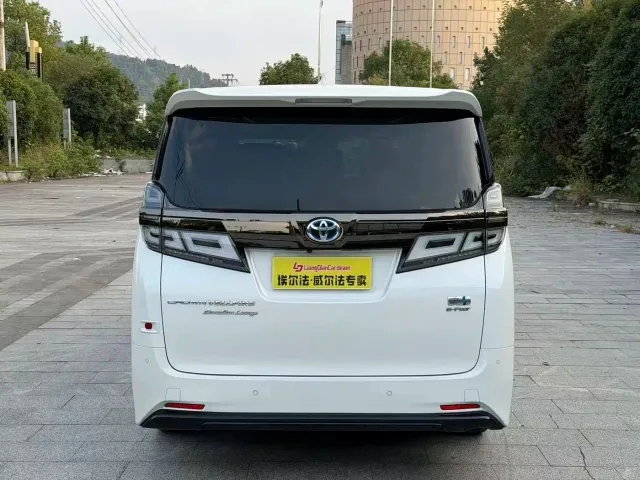 Toyota Vellfire — Фото автомобиля 7
