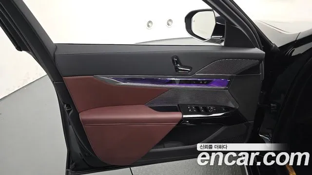 BMW 7 Series G70 — Фото автомобиля 13