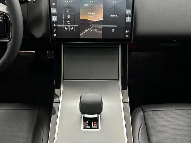 Land Rover Range Rover Velar — Фото автомобиля 14