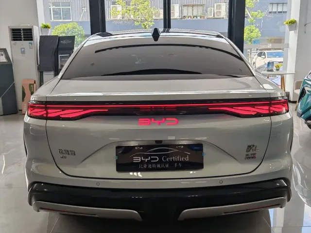 BYD Han L — Фото автомобиля 10