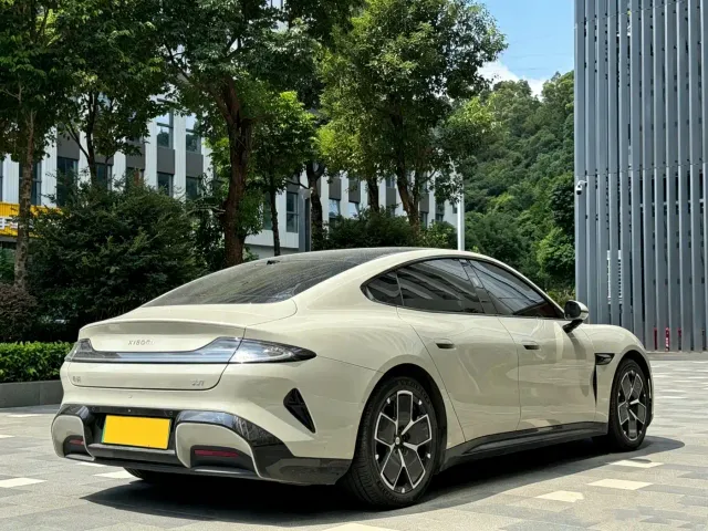 Xiaomi SU7 — Фото автомобиля 12