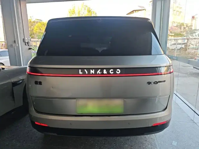 Lynk & Co 900 — Фото автомобиля 5