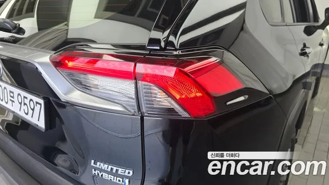 Toyota RAV4 — Фото автомобиля 18