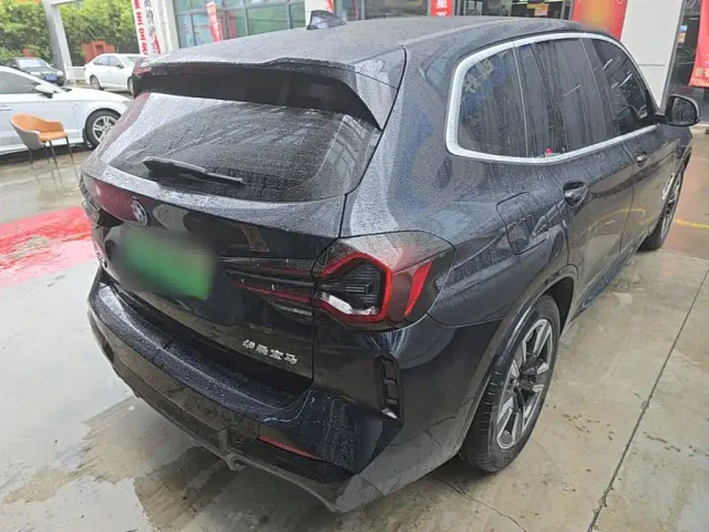 BMW iX3 — Фото автомобиля 6