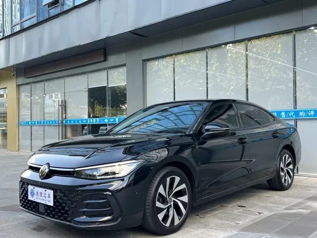Volkswagen Passat — Фото автомобиля 2