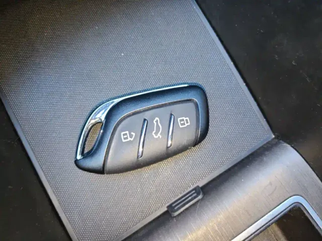 Roewe i5 — Фото автомобиля 19