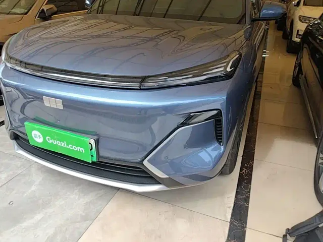 Geely Galaxy Starship 7 EM-i — Фото автомобиля 23