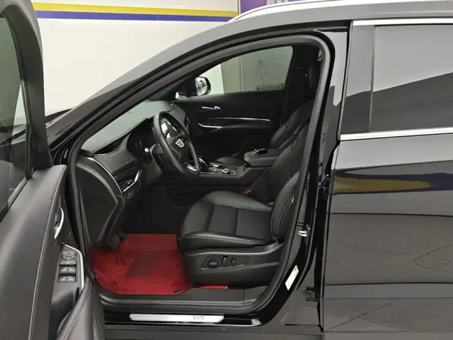 Cadillac XT4 — Фото автомобиля 9