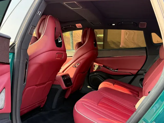 Denza Z9GT — Фото автомобиля 6